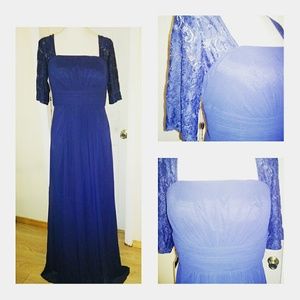 NWT Gorgous flattering  floor length Lace/Chiffon